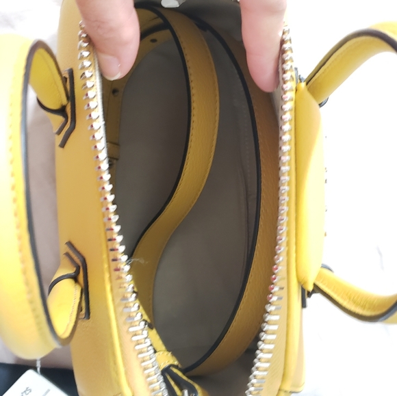 100% Authentic Givenchy Antigona Mini Yellow bag - Picture 6 of 12
